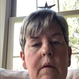 Meet your Posher, Laurie